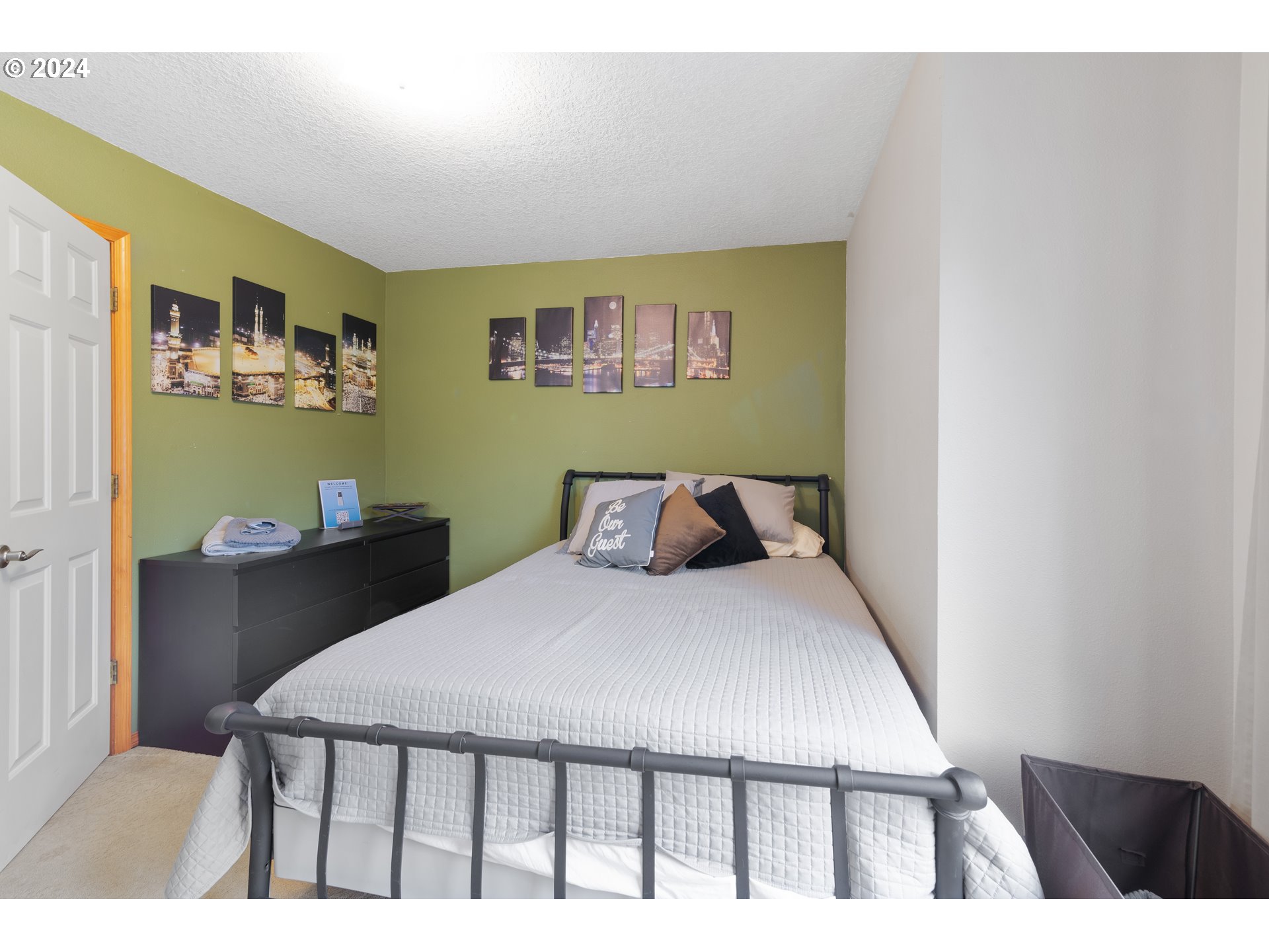 1617 SE SOLOMON LOOP