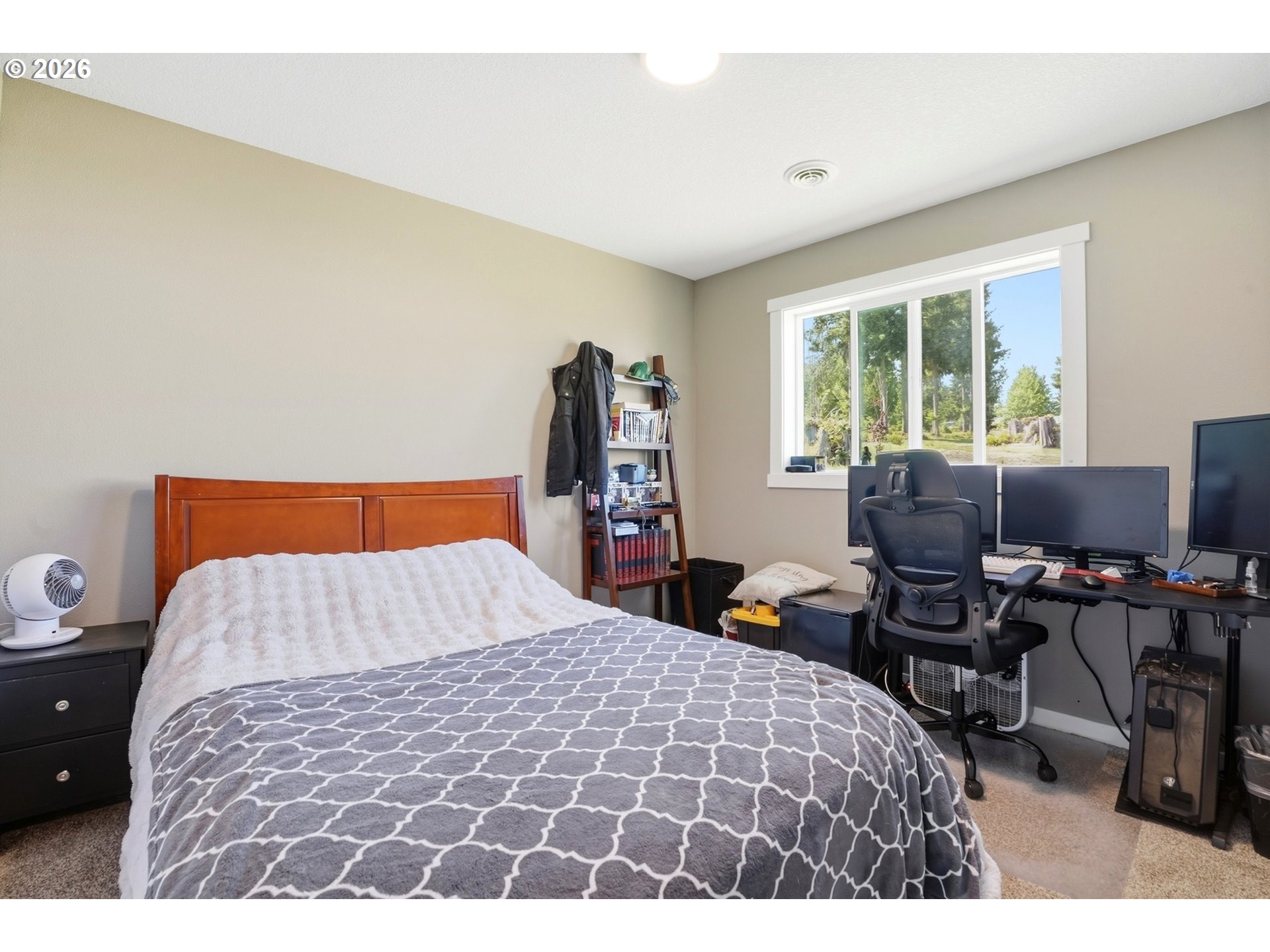 200 RED HAWK DR