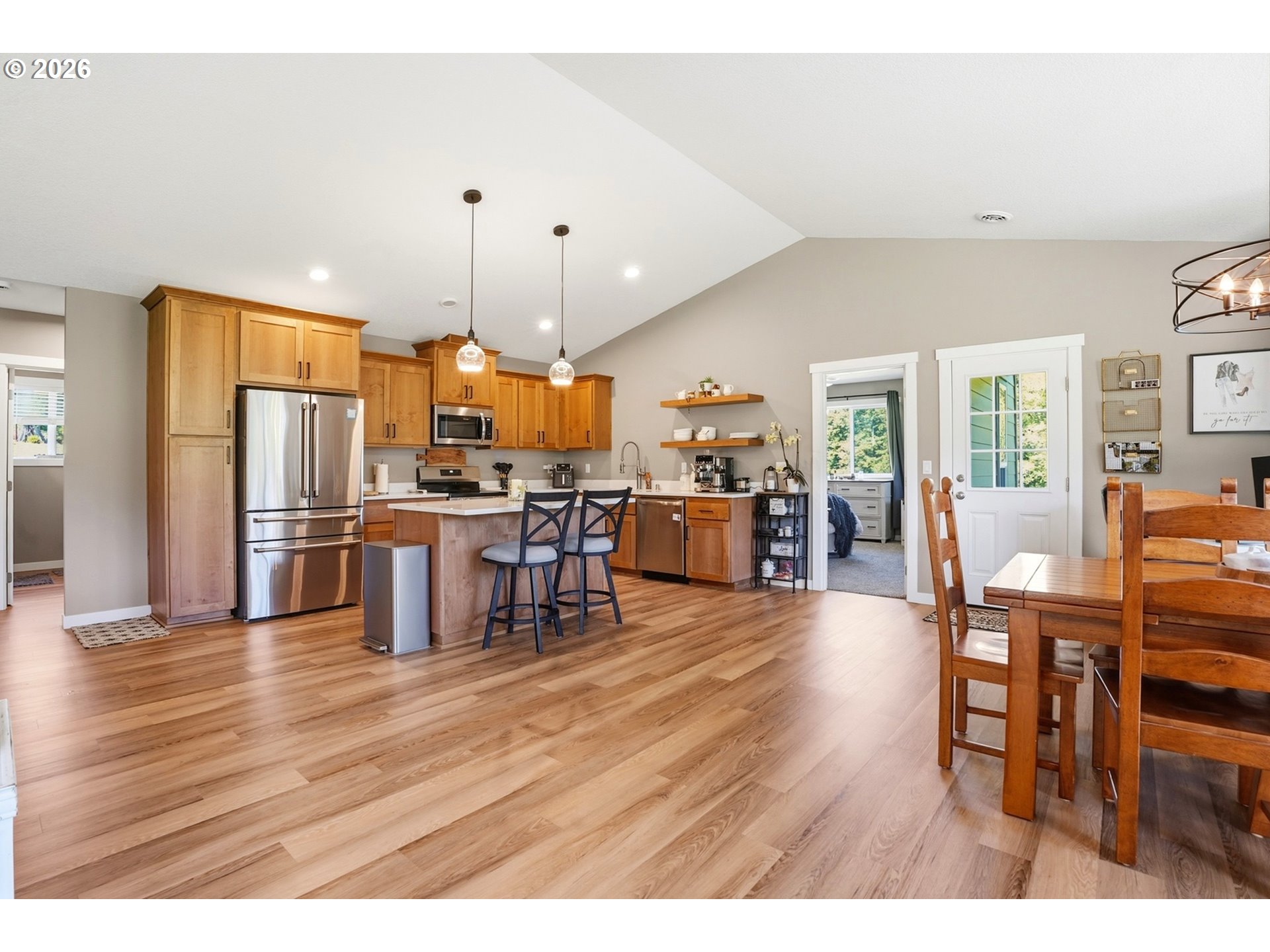 200 RED HAWK DR