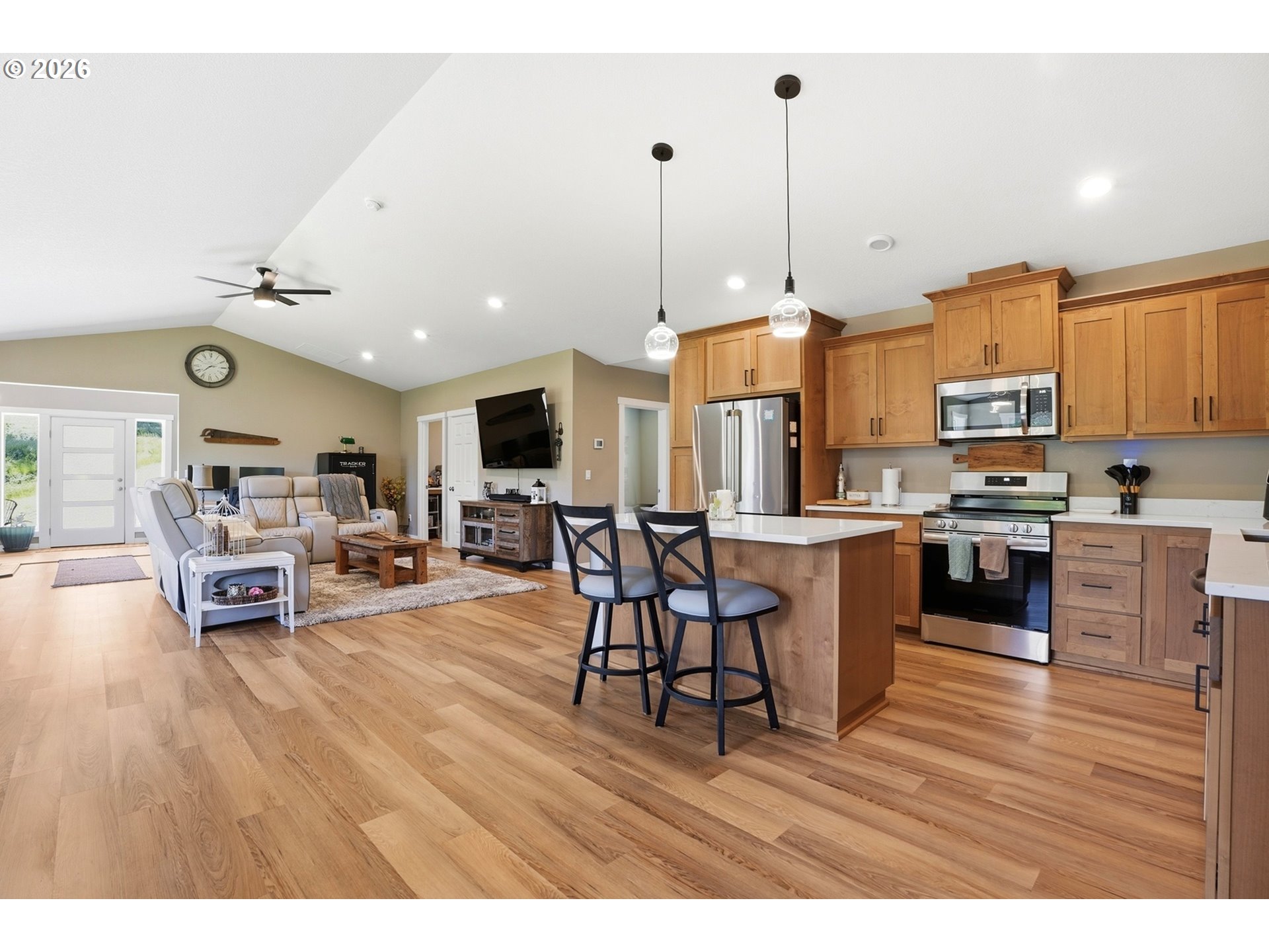 200 RED HAWK DR