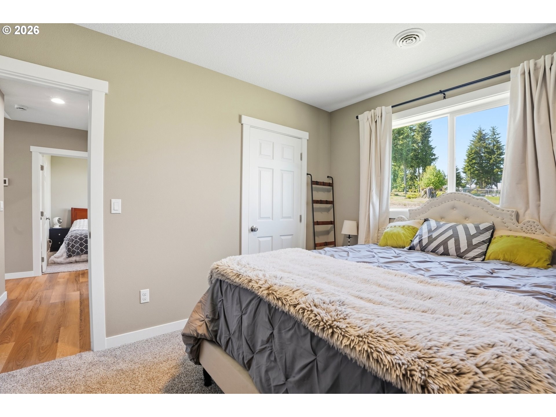 200 RED HAWK DR