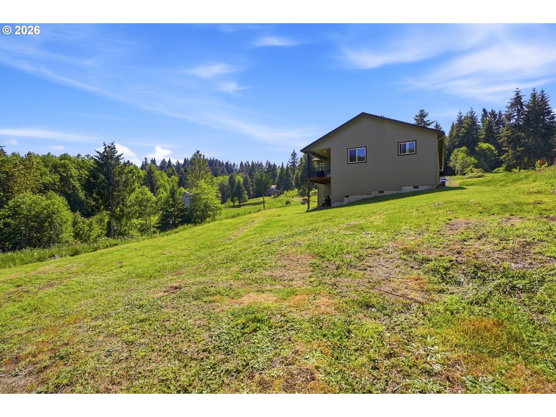 200 RED HAWK DR