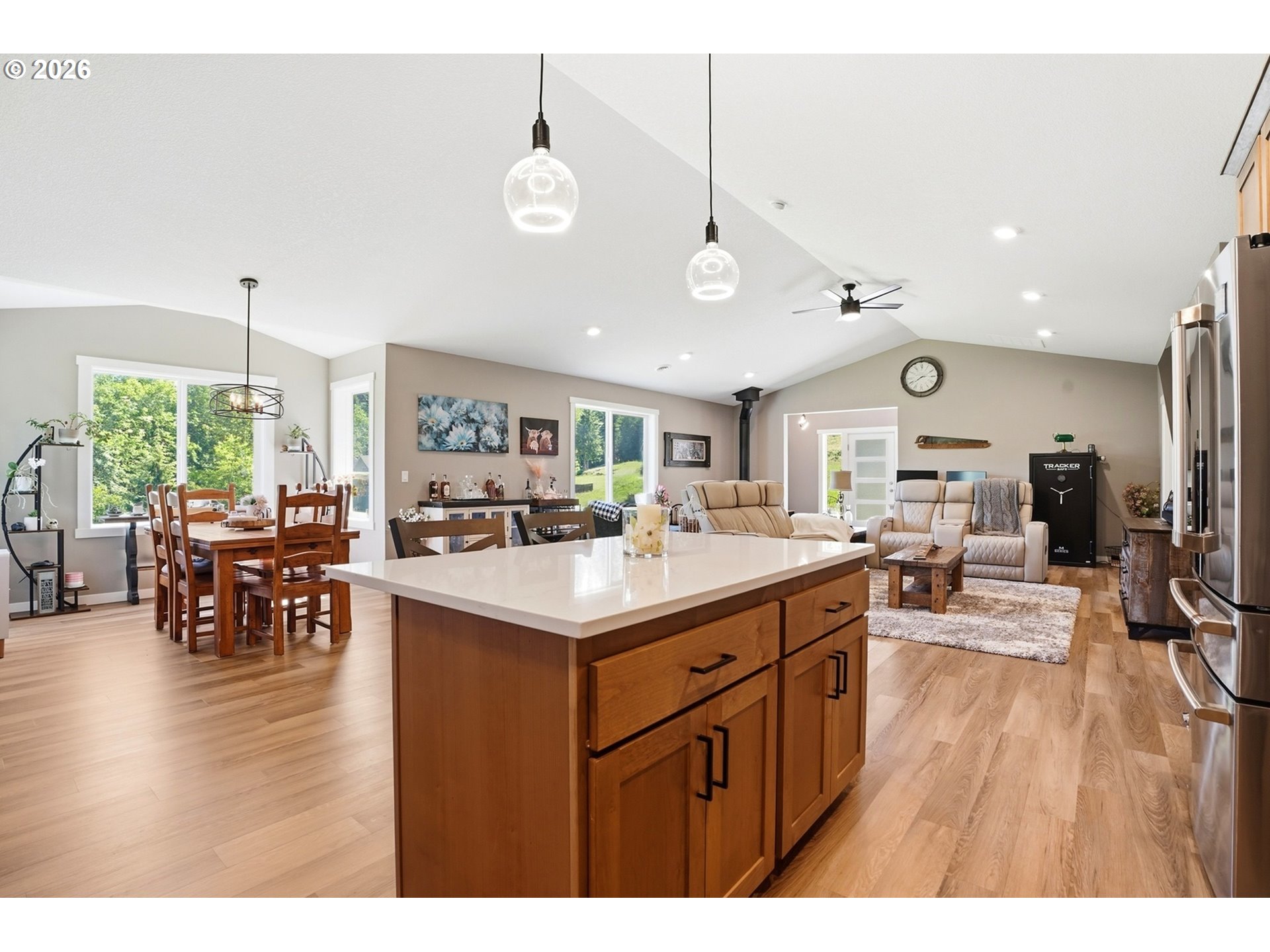 200 RED HAWK DR