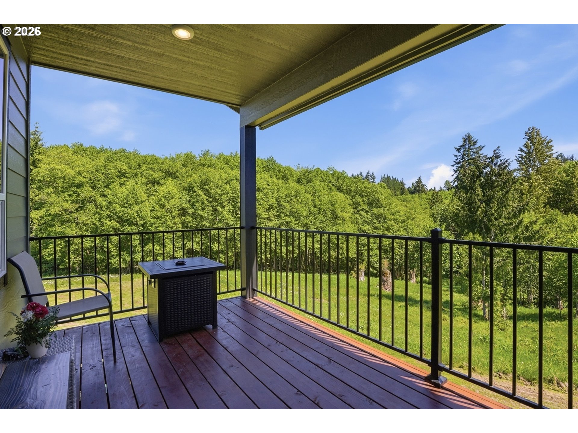 200 RED HAWK DR