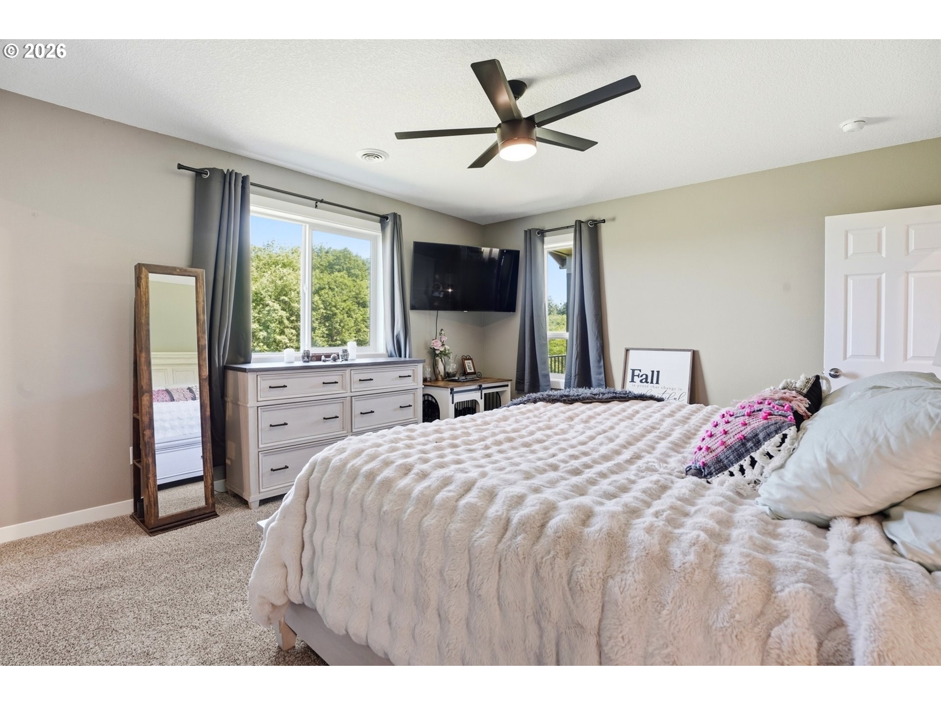 200 RED HAWK DR