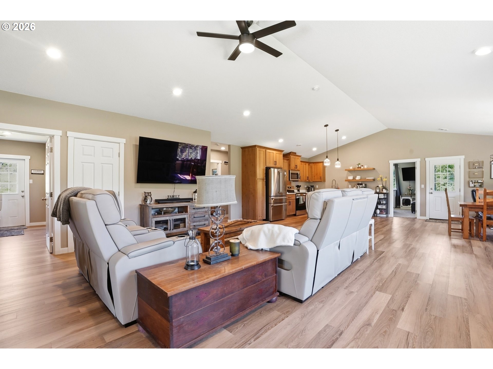 200 RED HAWK DR