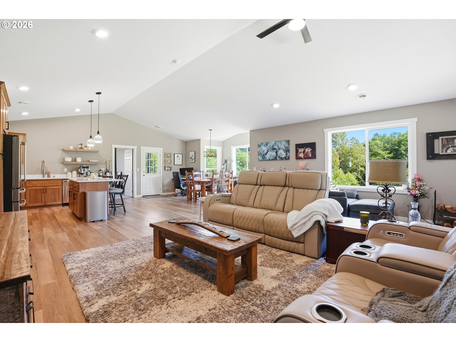 200 RED HAWK DR