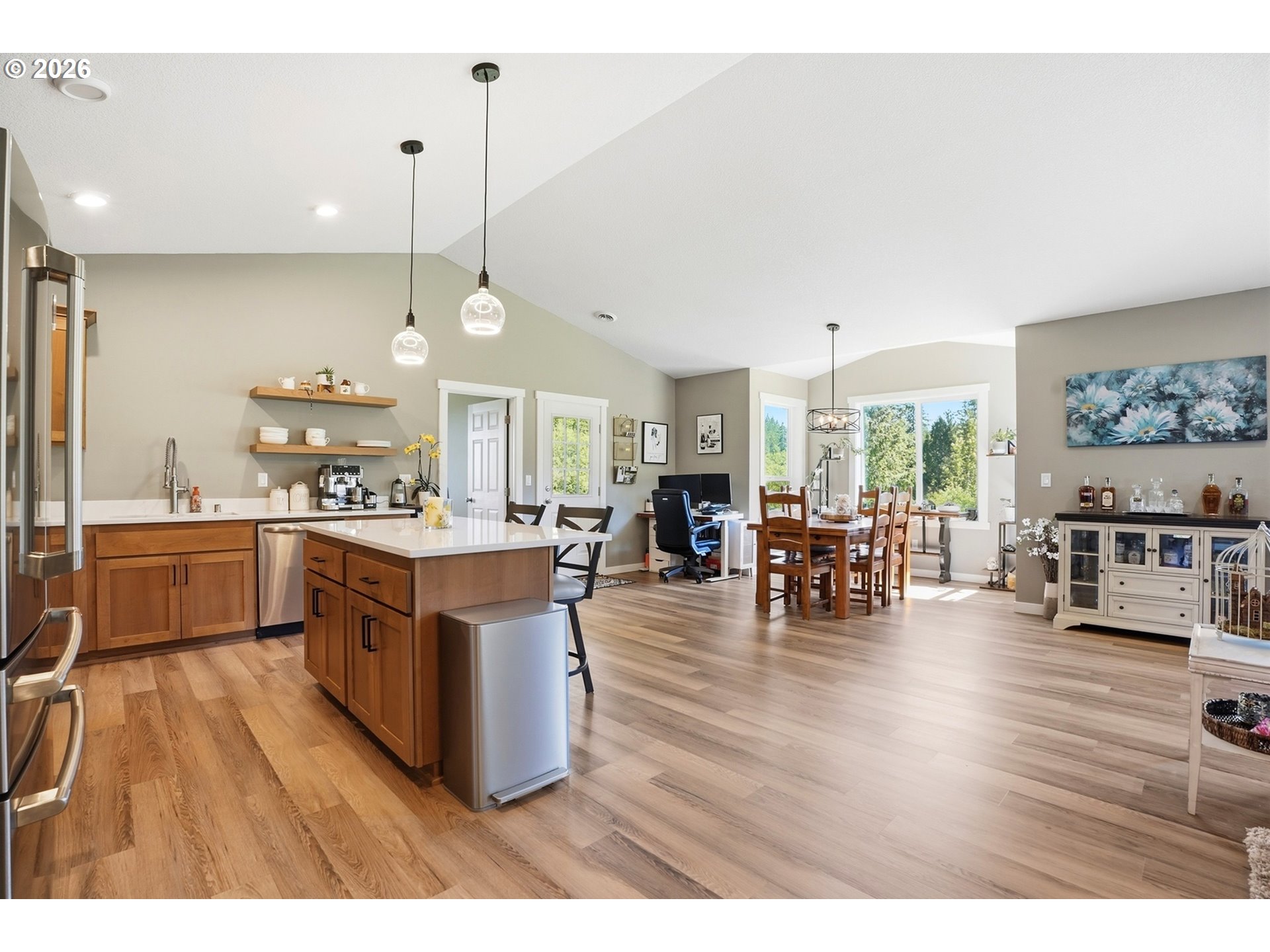 200 RED HAWK DR
