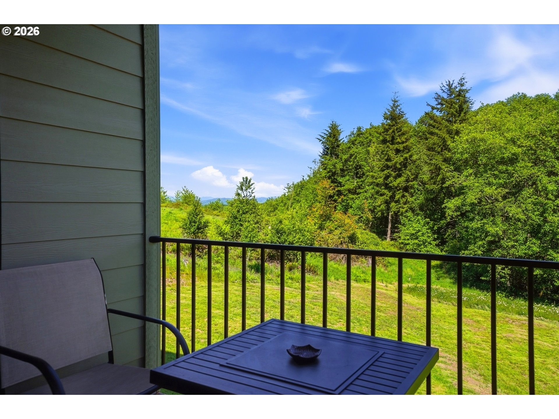 200 RED HAWK DR