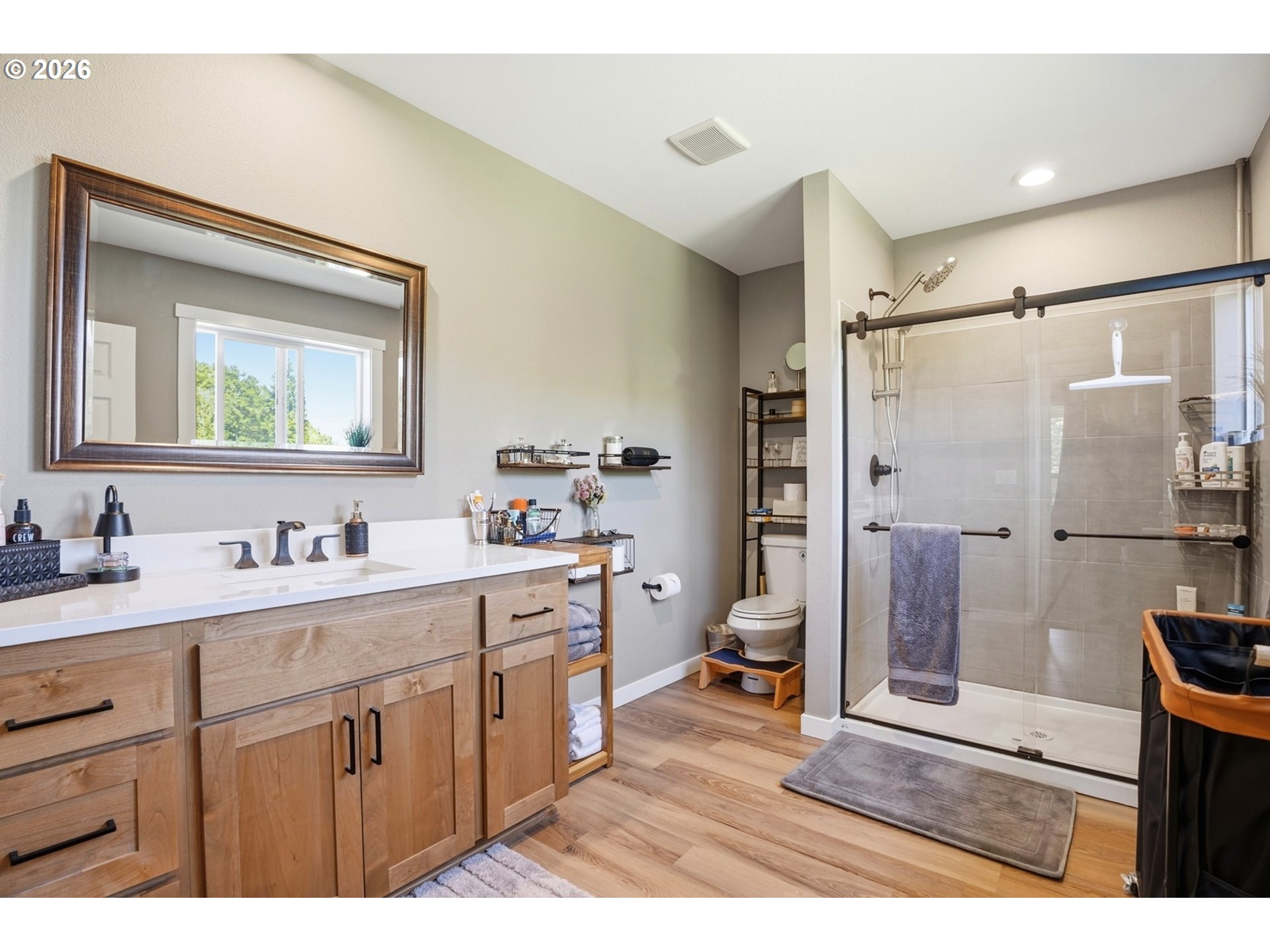 200 RED HAWK DR