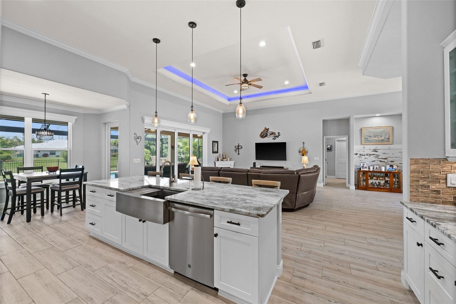158 MARINER LN