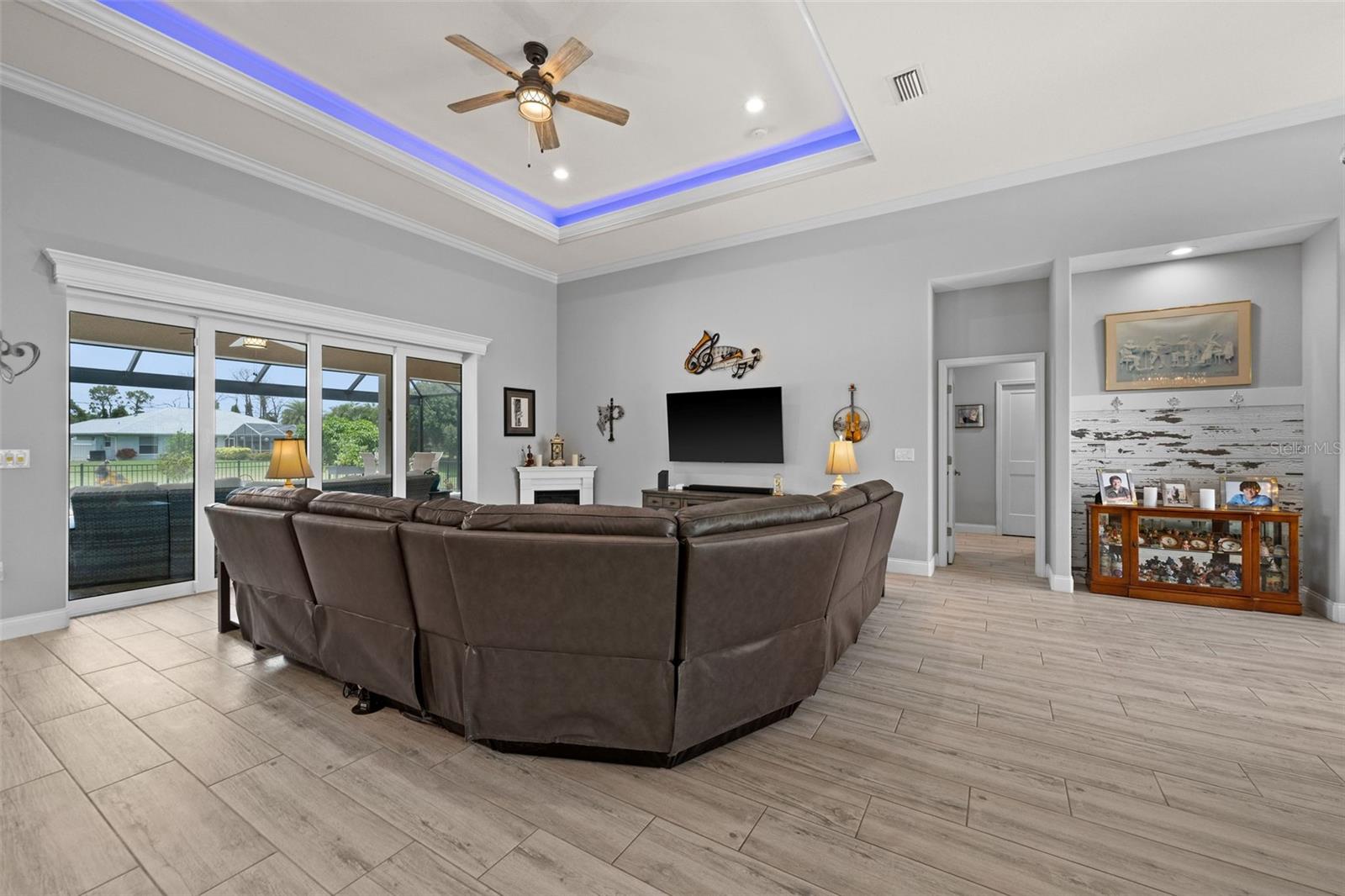 158 MARINER LN