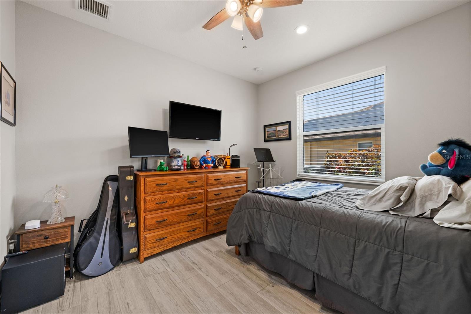 158 MARINER LN
