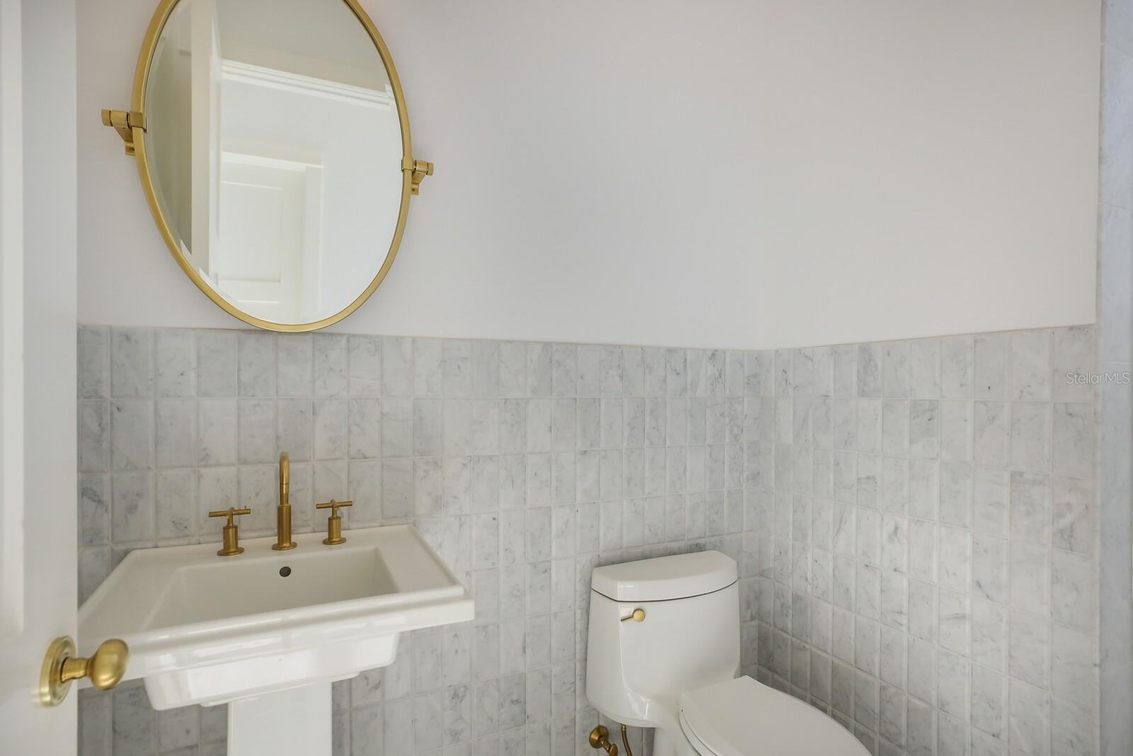 16121 SUNSET PINES CIR