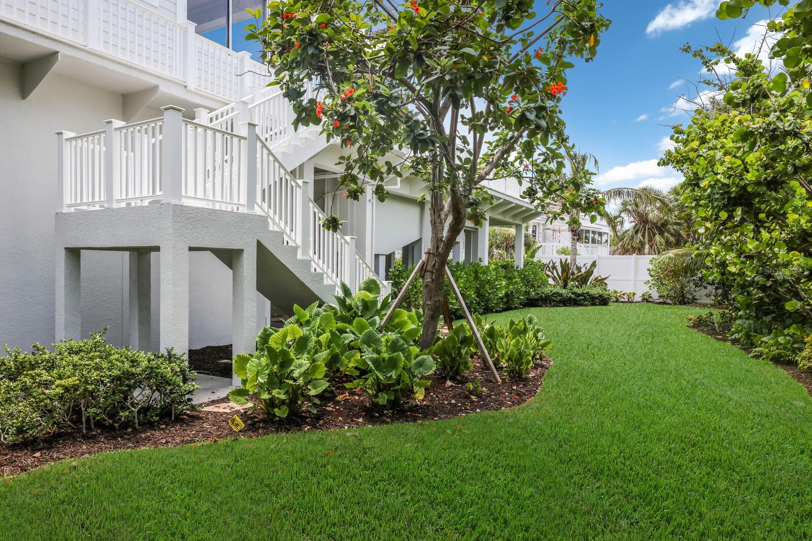 16121 SUNSET PINES CIR