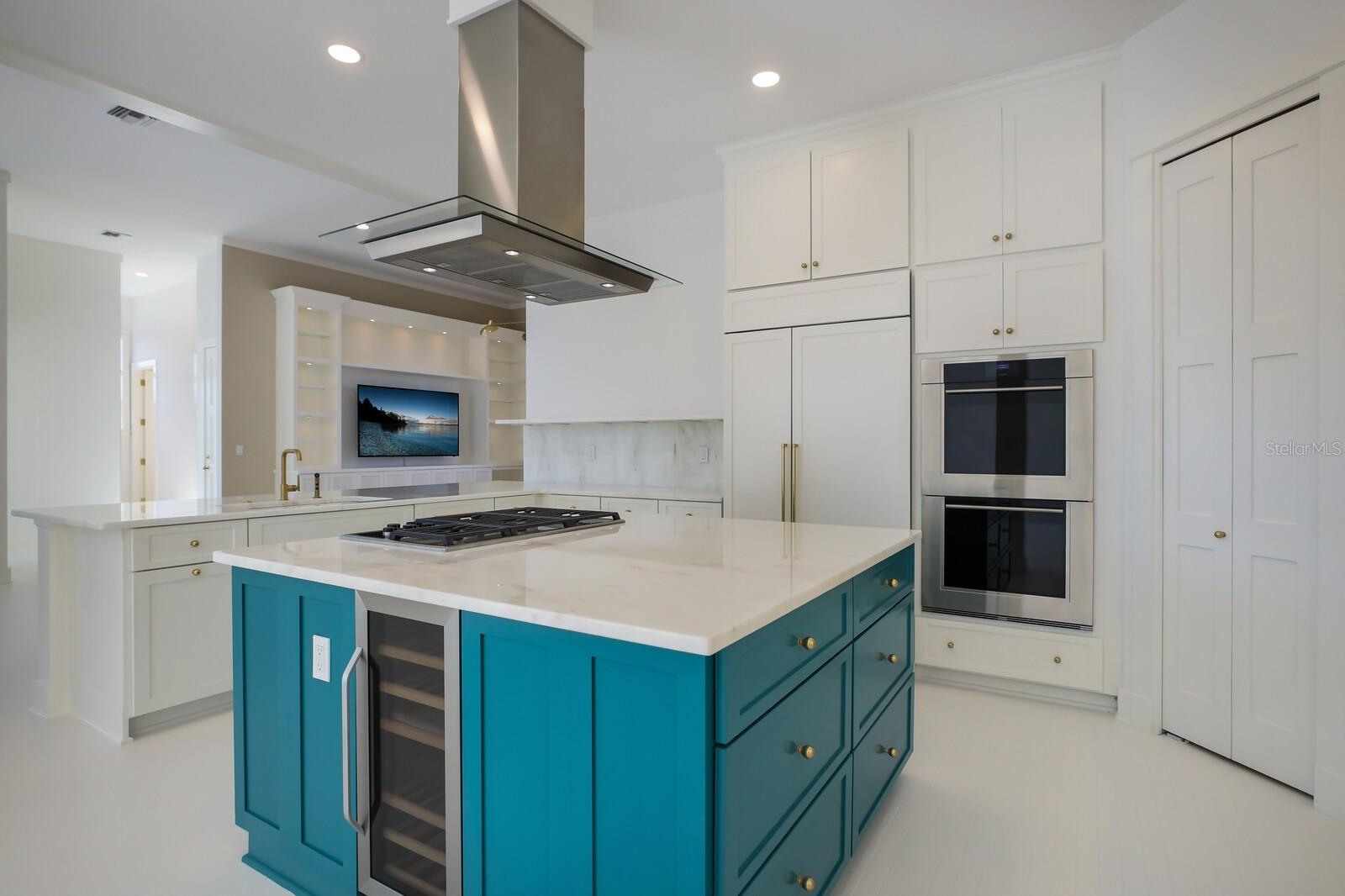 16121 SUNSET PINES CIR