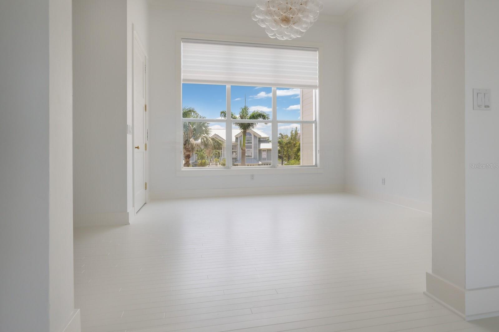 16121 SUNSET PINES CIR
