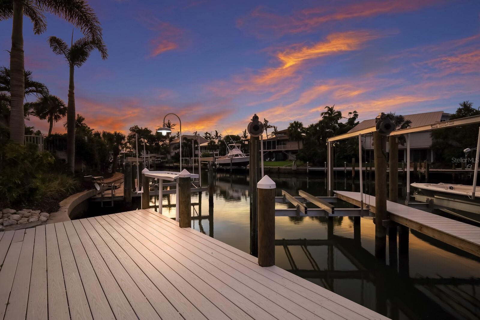 220 WATERWAYS AVE