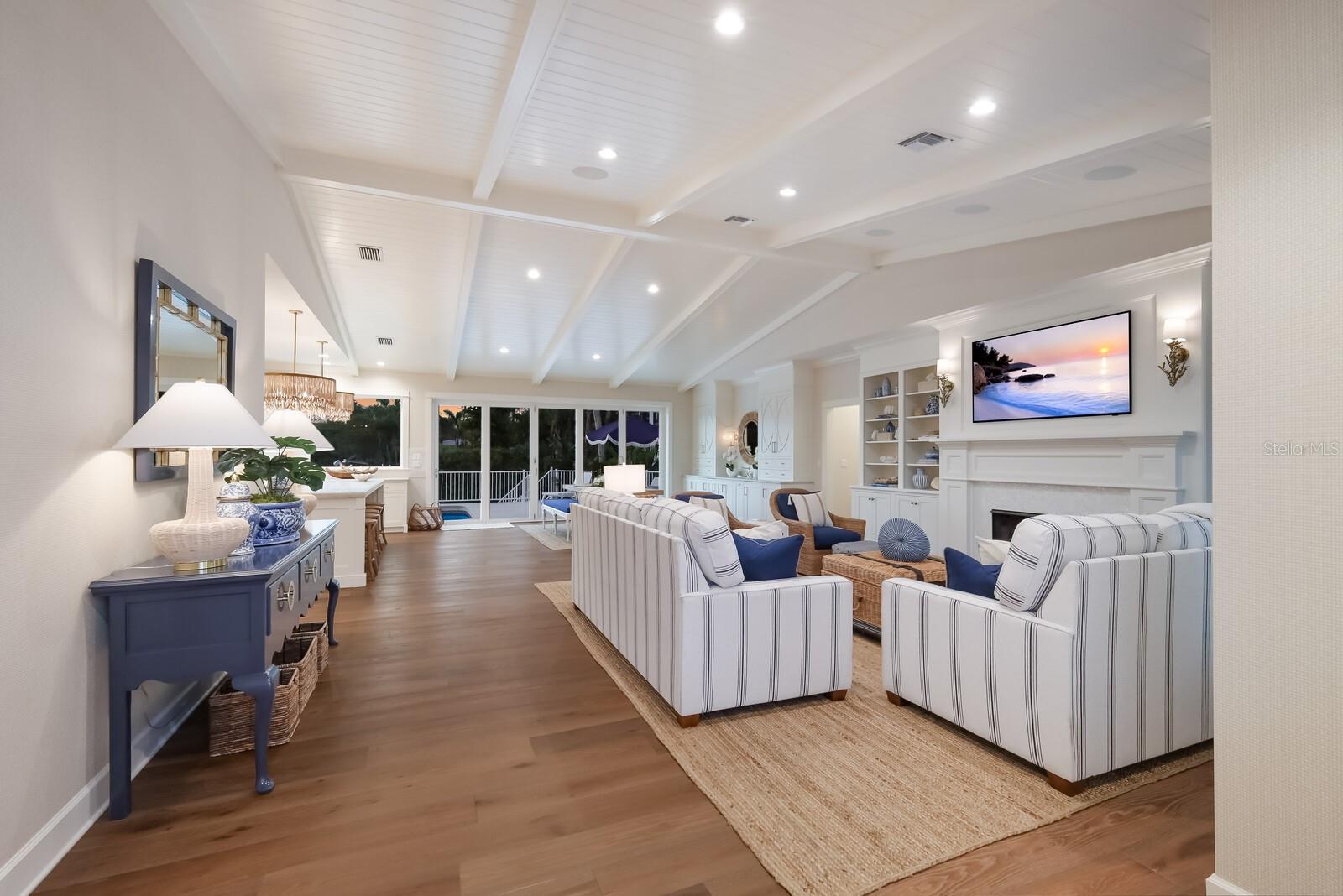 220 WATERWAYS AVE