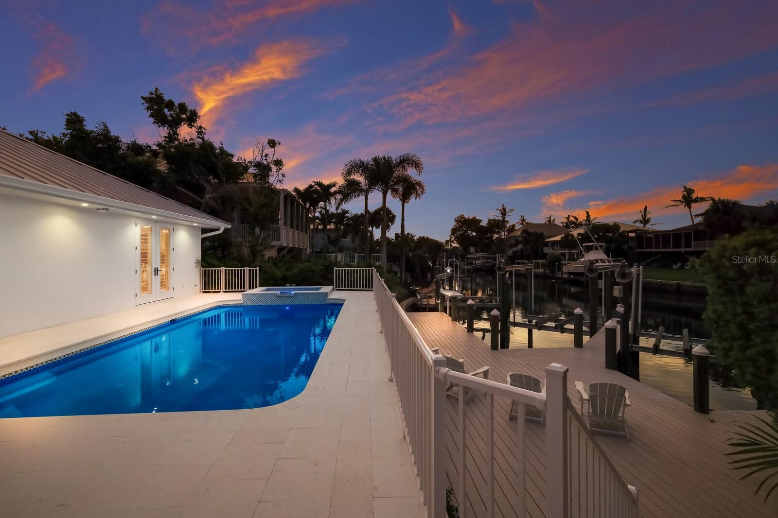 220 WATERWAYS AVE