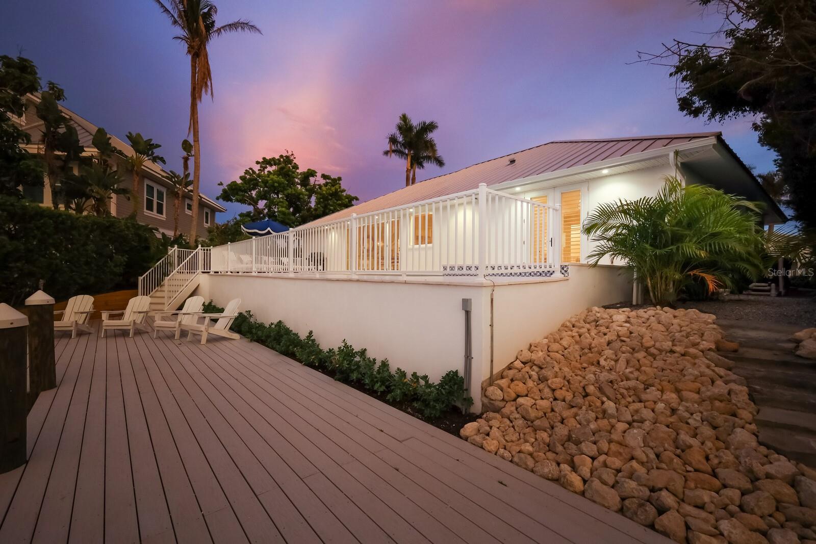 220 WATERWAYS AVE