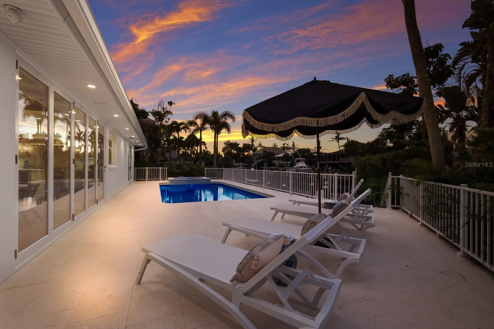 220 WATERWAYS AVE