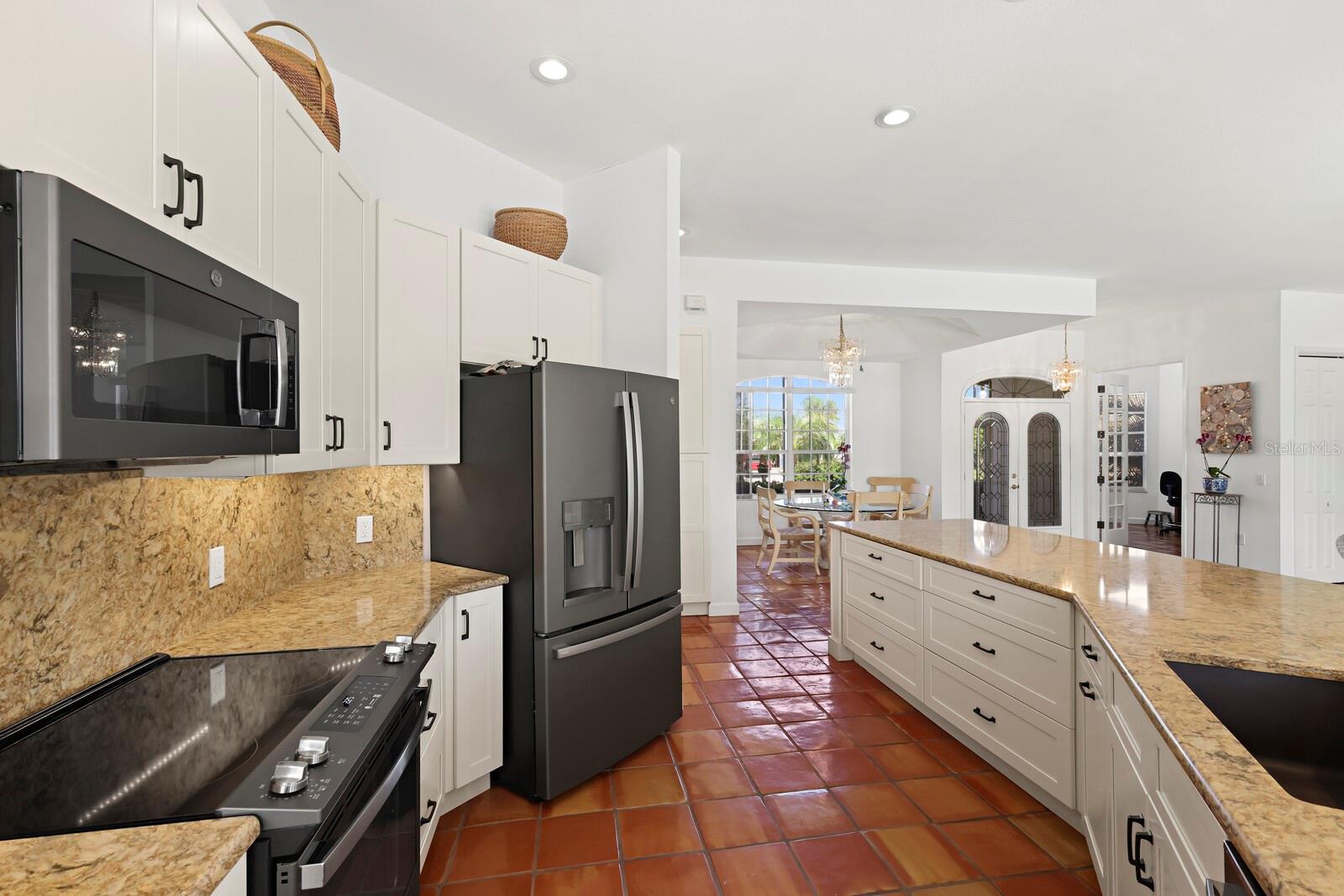 4658 ARLINGTON DR
