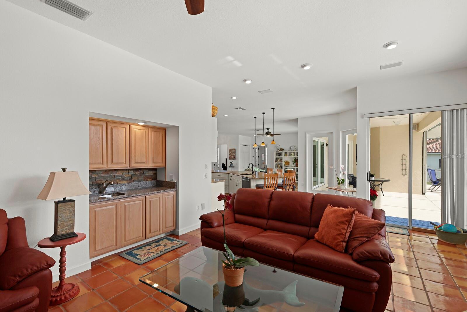 4658 ARLINGTON DR