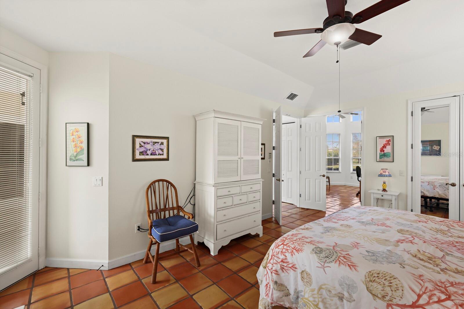 4658 ARLINGTON DR