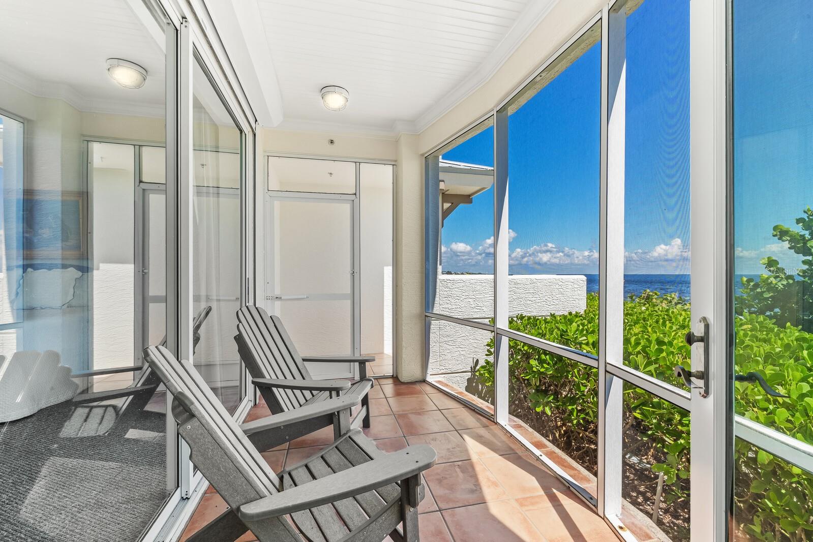 819 HARBORSHORE DR #1B