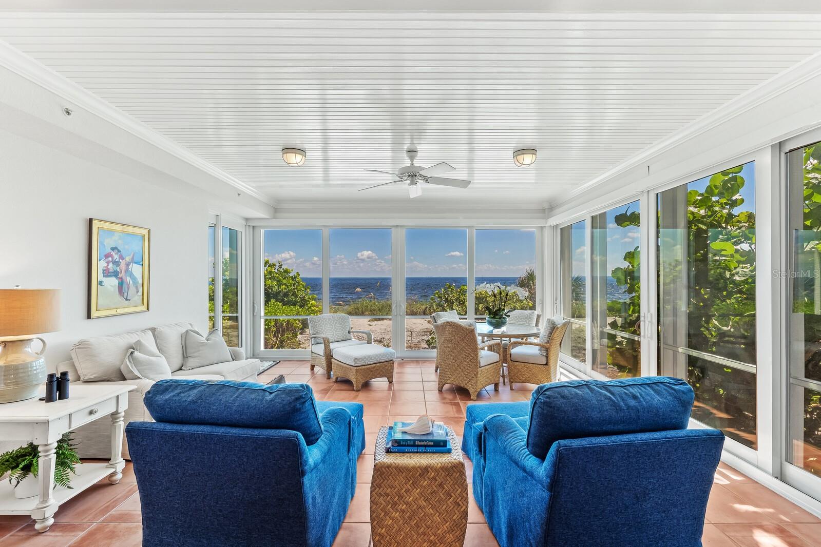 819 HARBORSHORE DR #1B