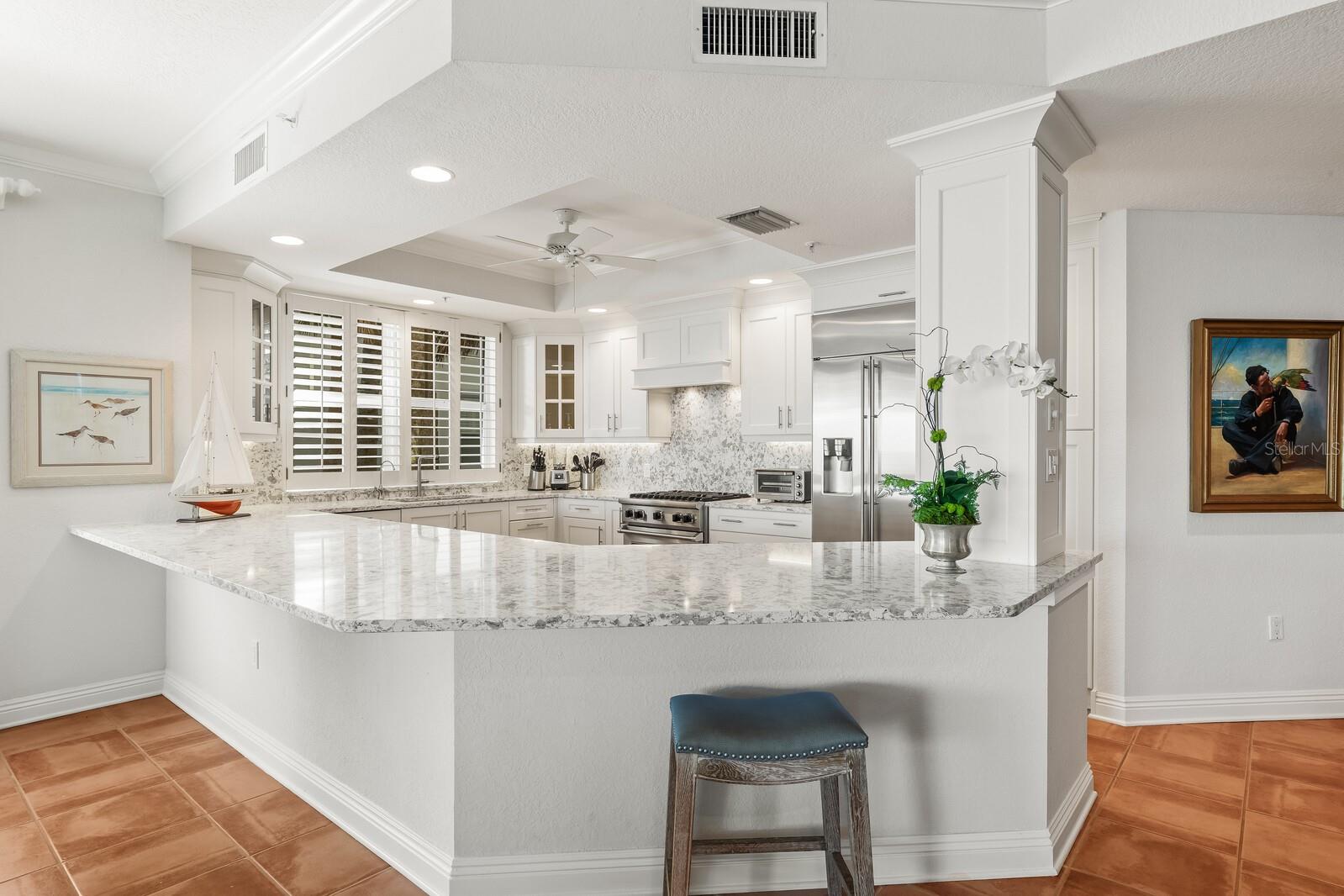 819 HARBORSHORE DR #1B