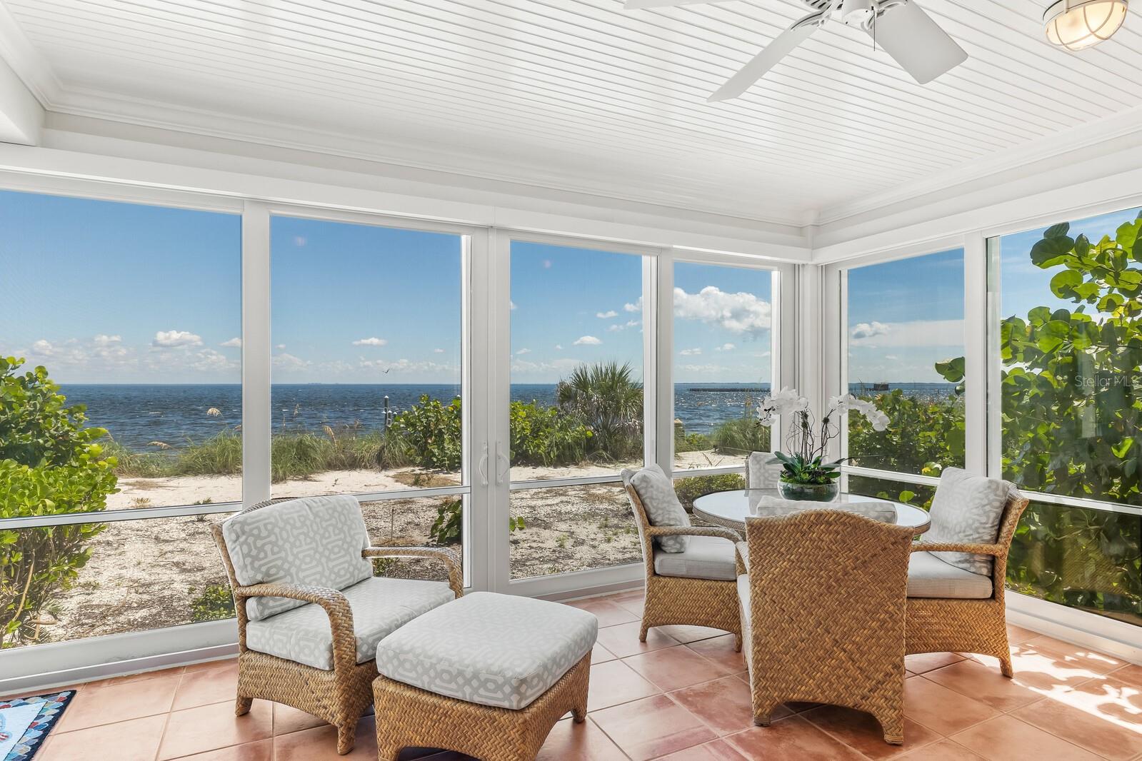 819 HARBORSHORE DR #1B