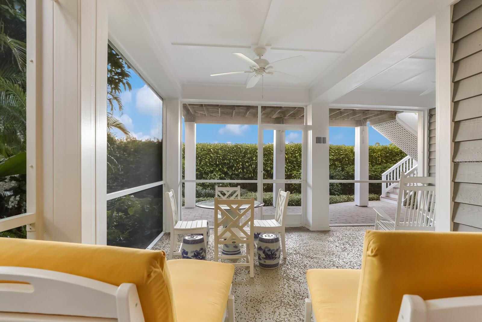 521 BUTTONWOOD BAY DR