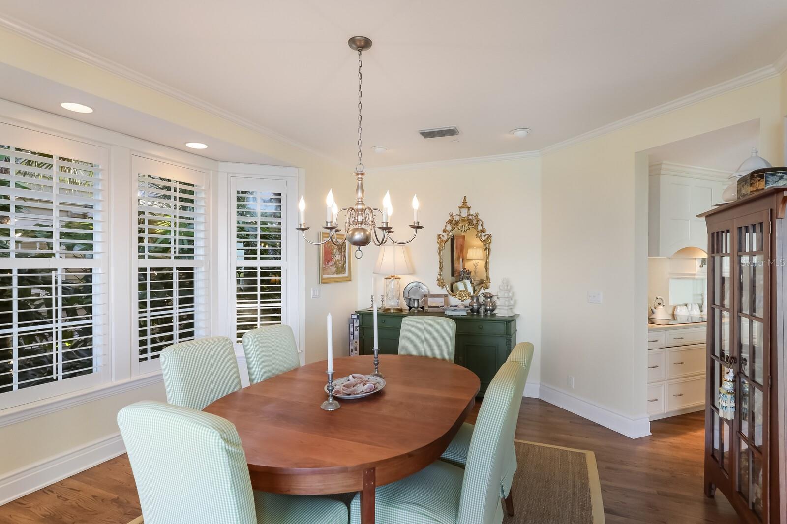 521 BUTTONWOOD BAY DR