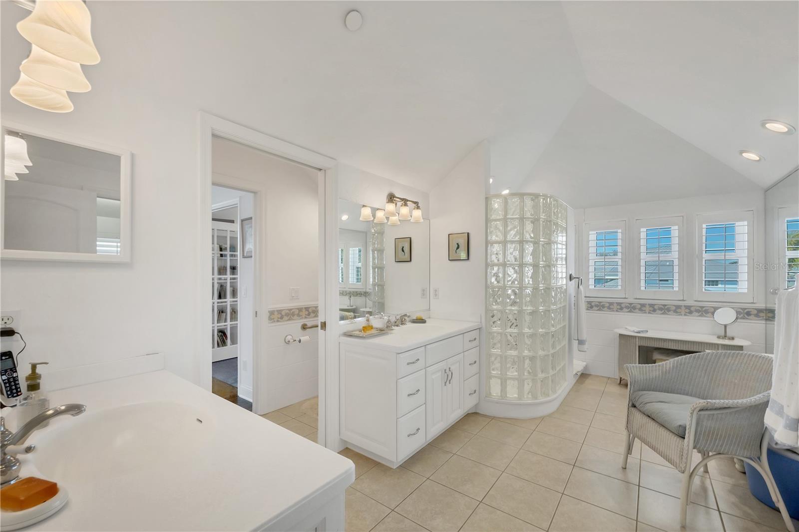 16251 SUNSET PINES CIR