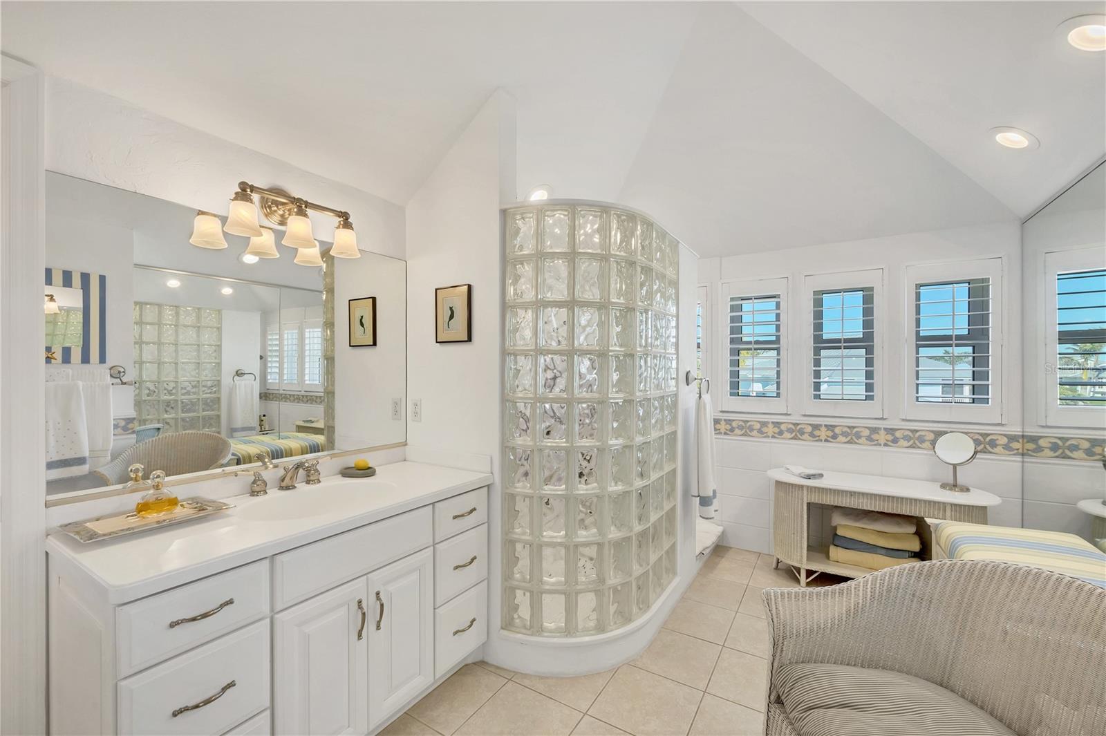 16251 SUNSET PINES CIR