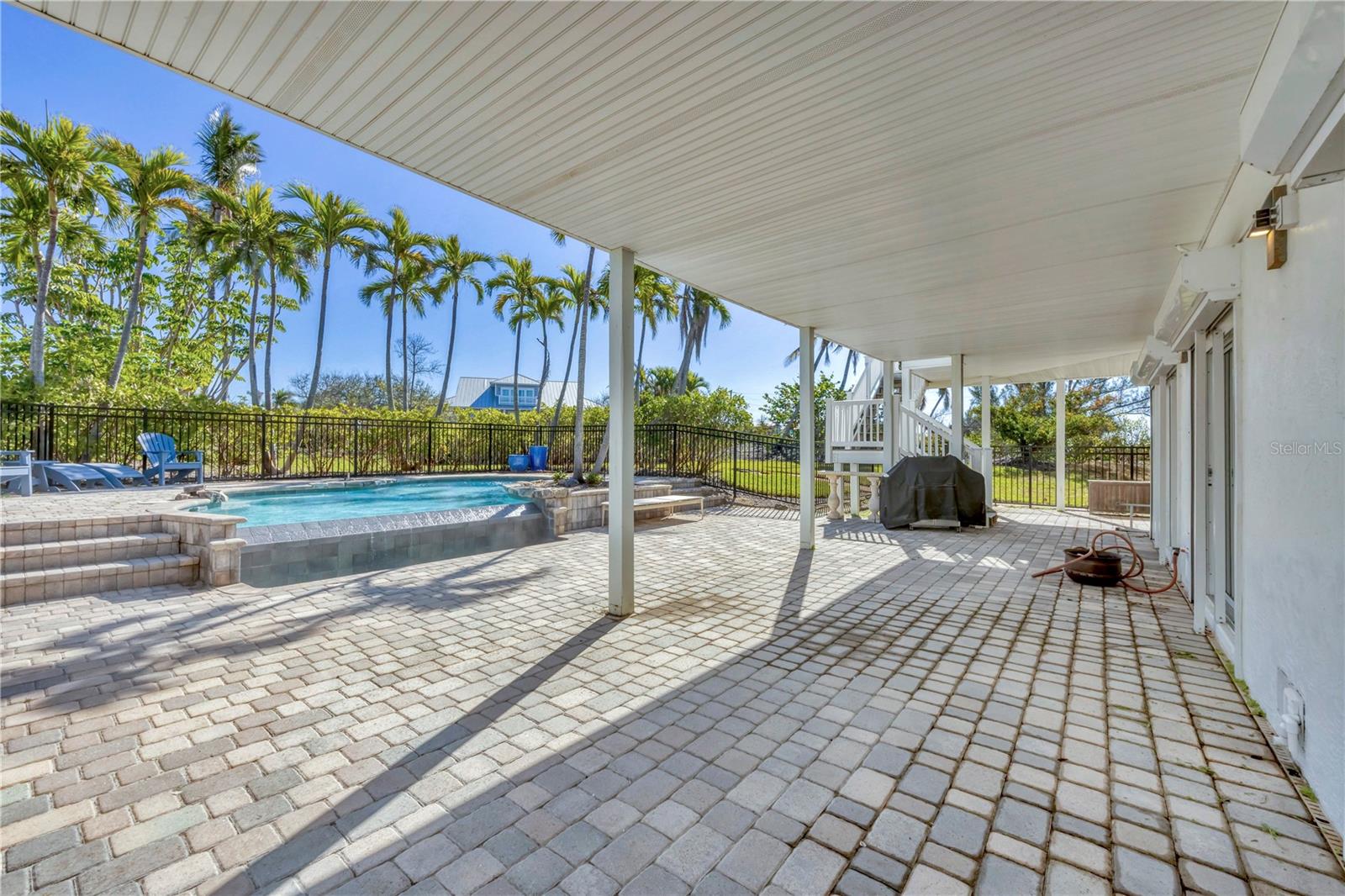 16251 SUNSET PINES CIR