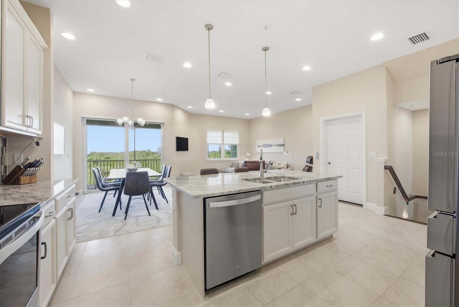 10435 PILOTHOUSE CIR #125