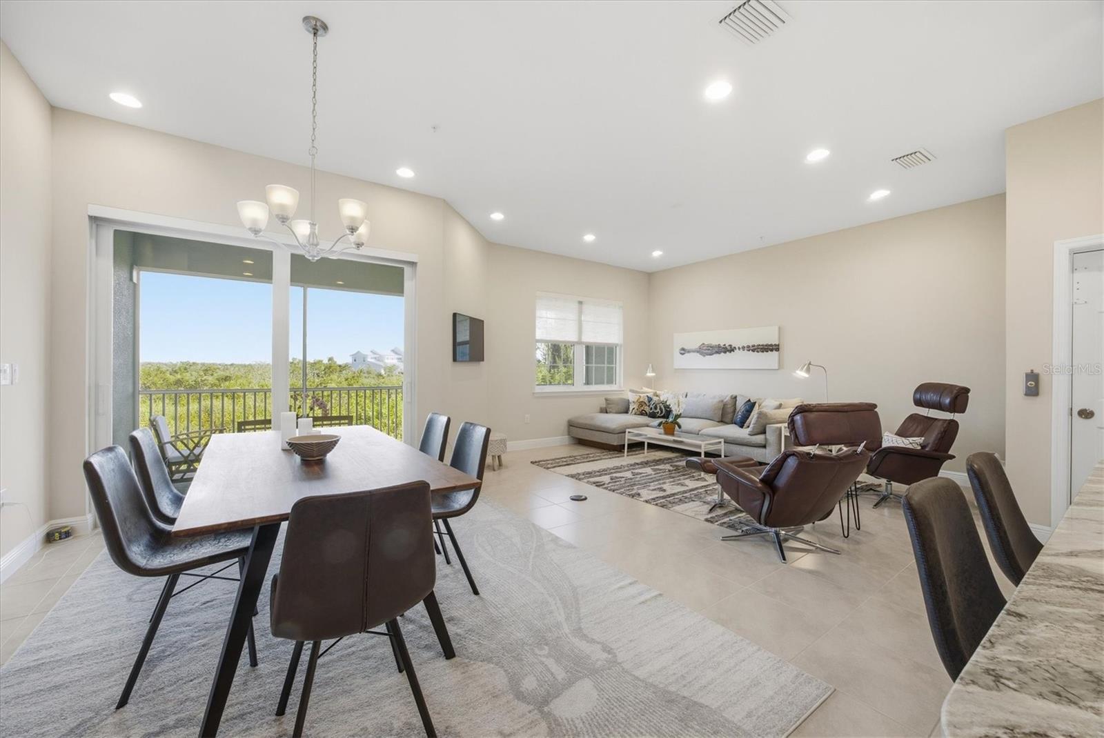 10435 PILOTHOUSE CIR #125