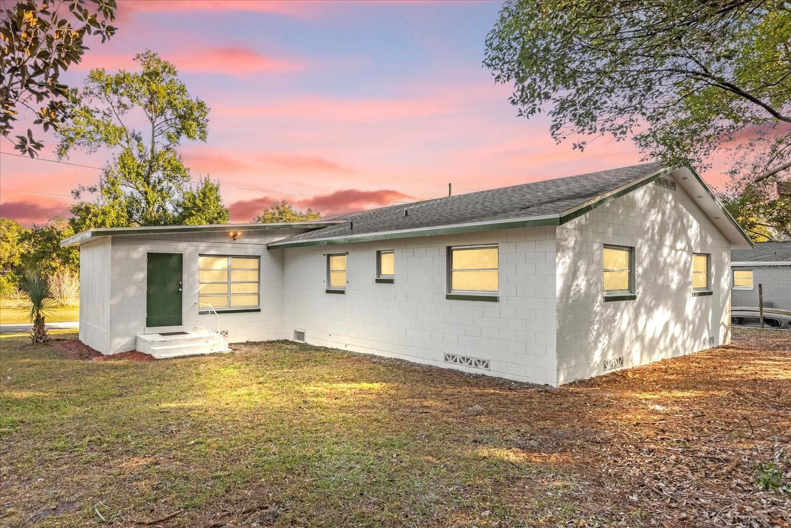 43 PARK LN