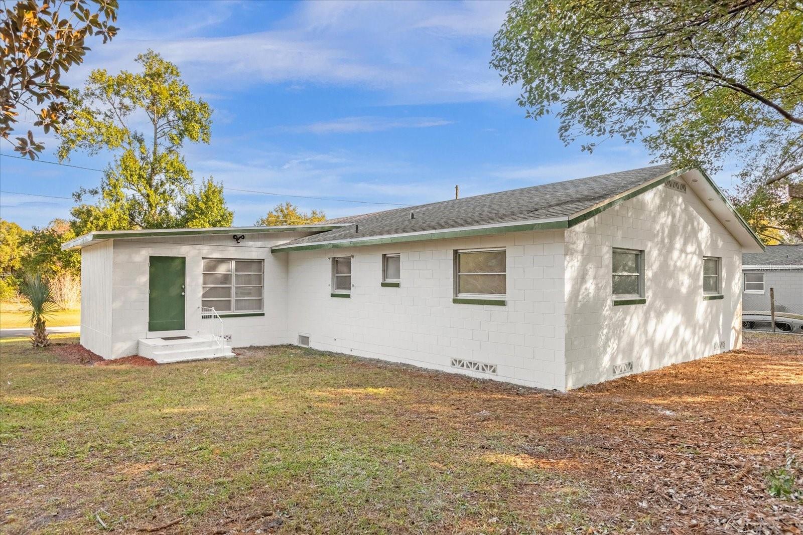 43 PARK LN