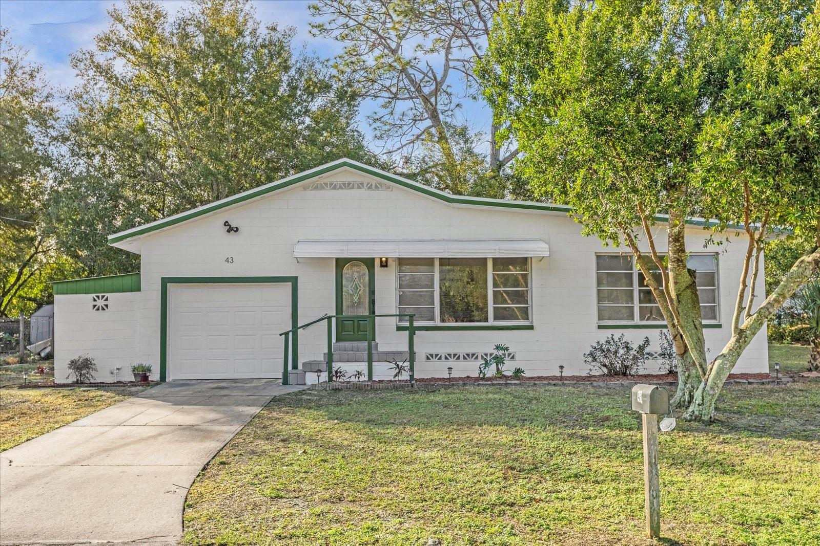 43 PARK LN