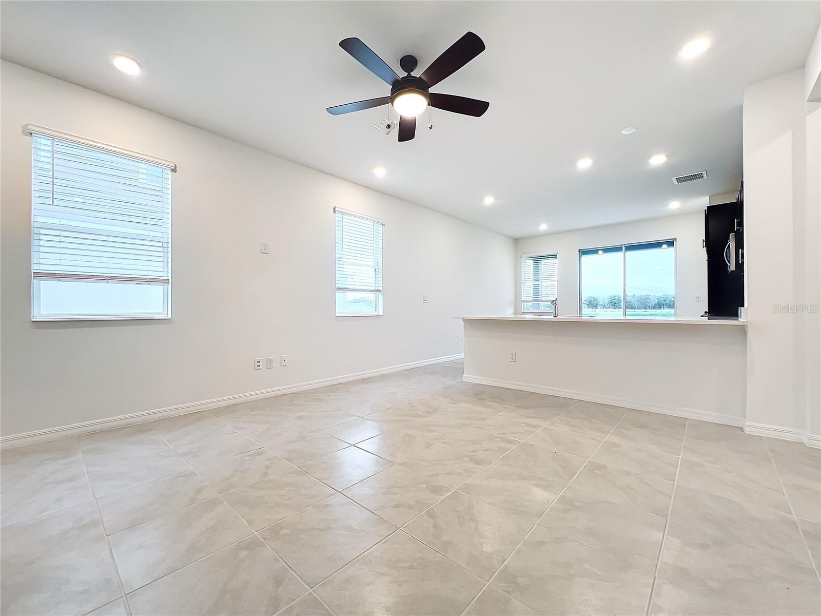 9409 SANDY BLUFFS CIR