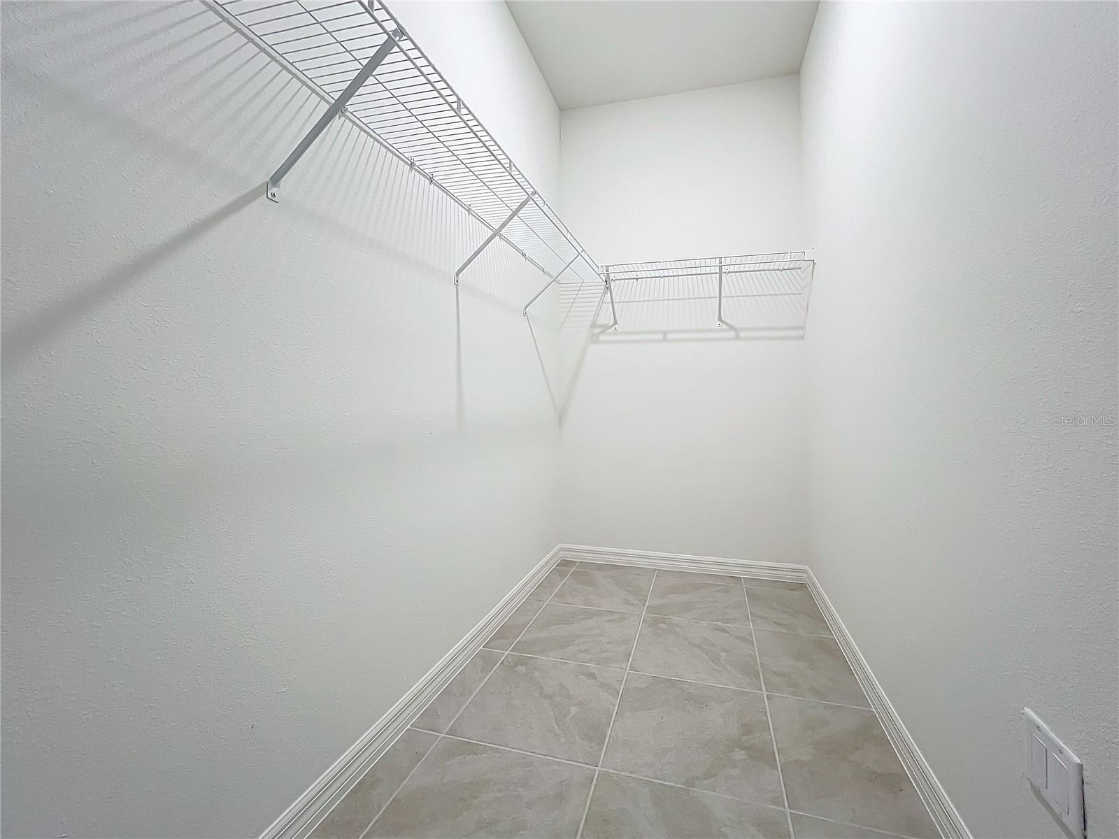 9409 SANDY BLUFFS CIR