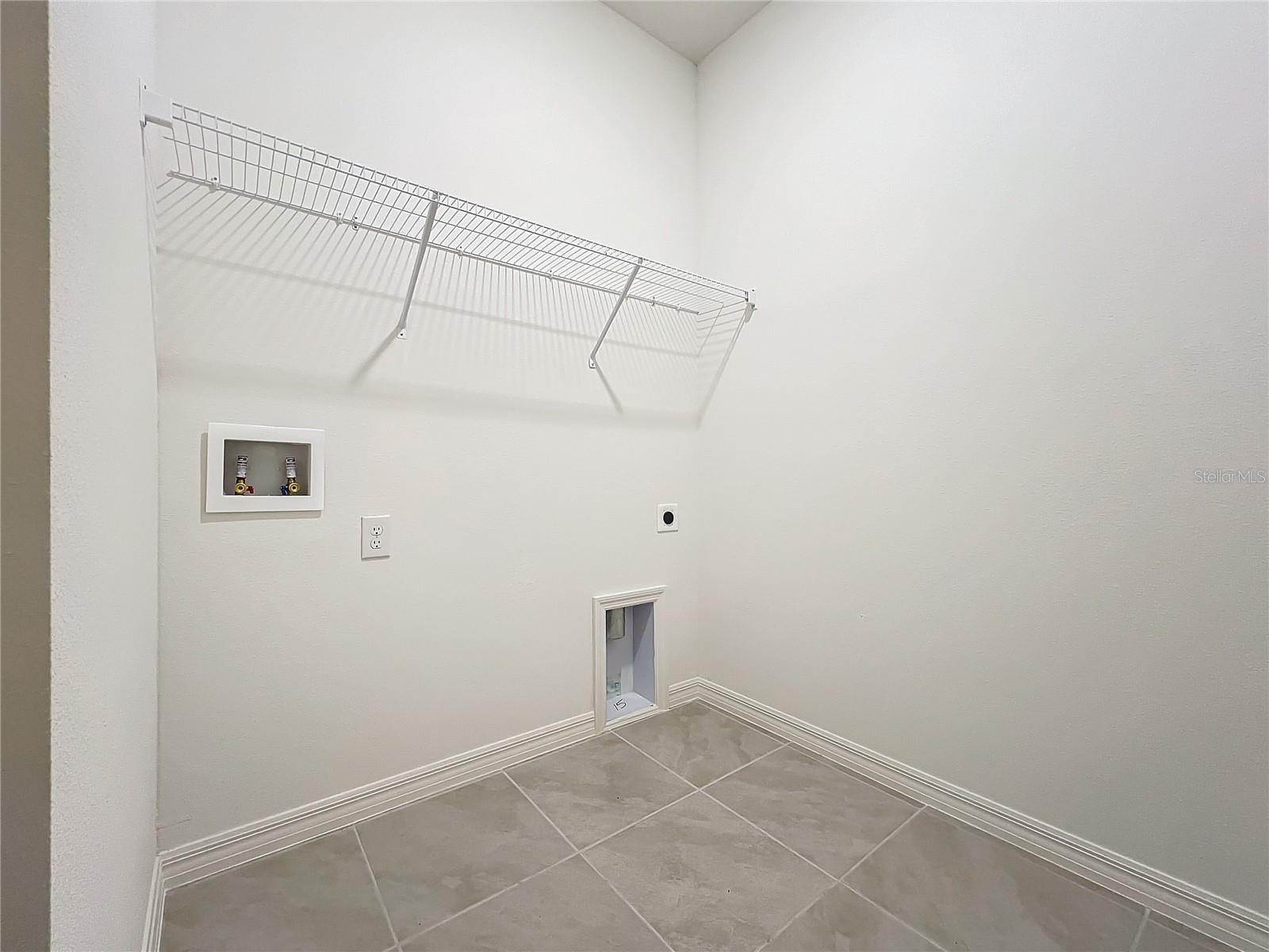 9409 SANDY BLUFFS CIR
