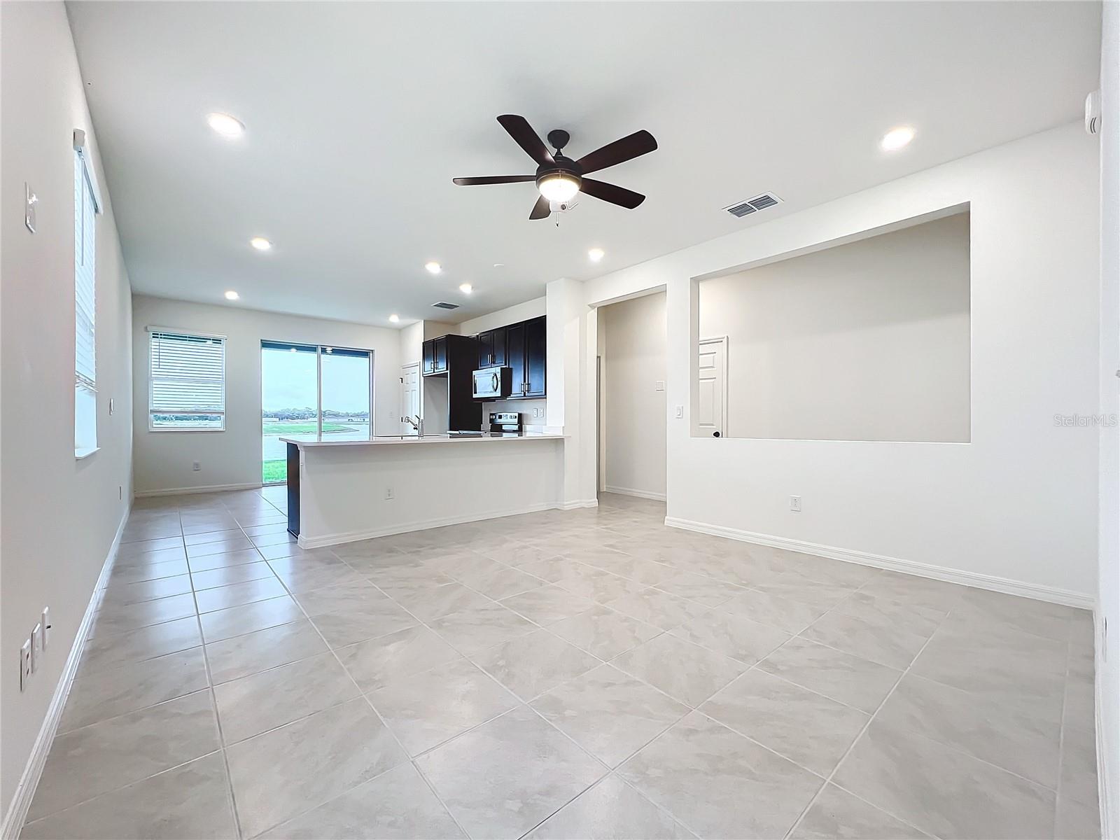 9409 SANDY BLUFFS CIR