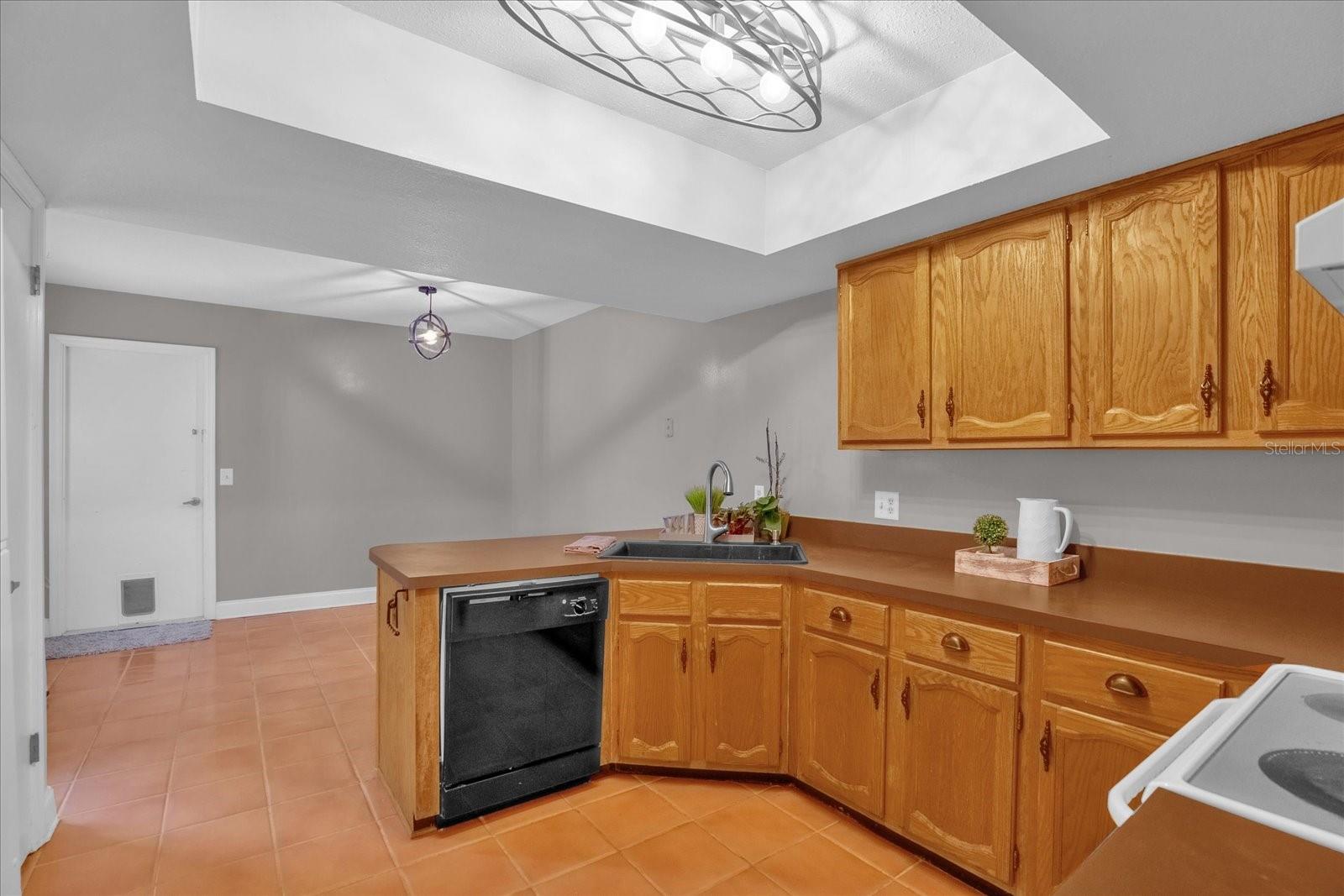 1021 NANCY CIR