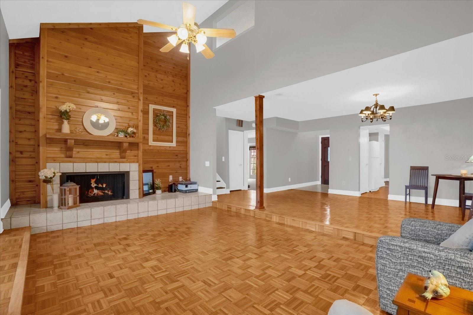 1021 NANCY CIR