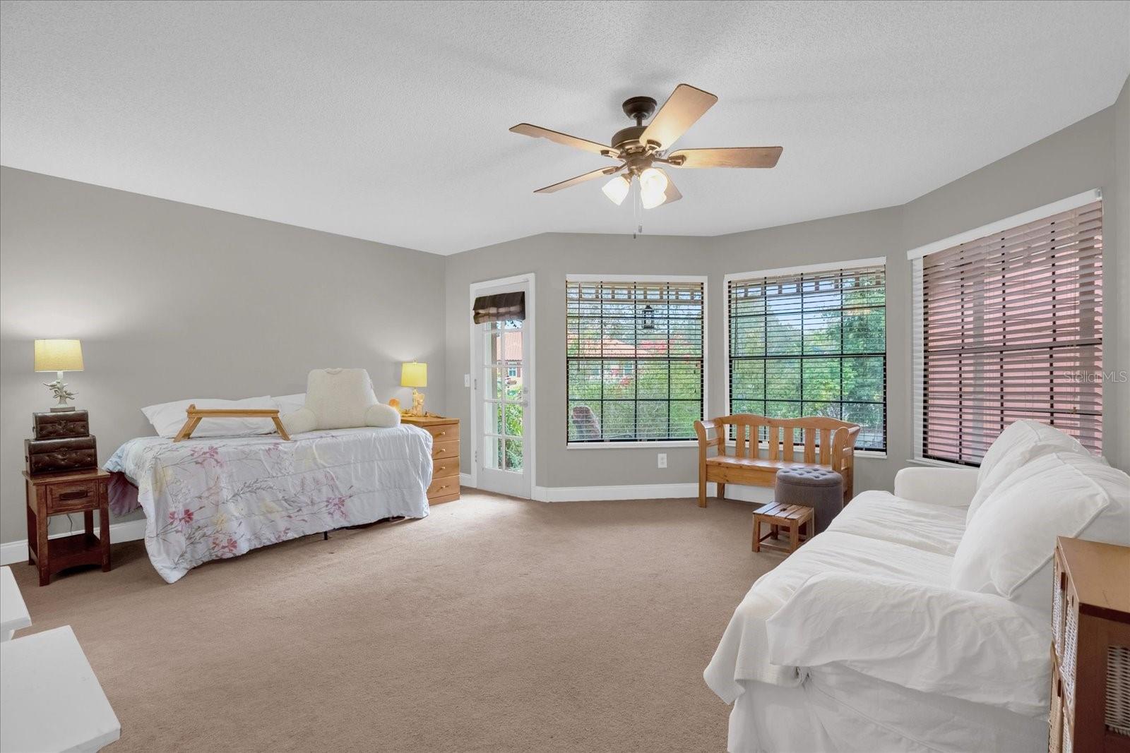 1021 NANCY CIR